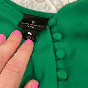 Green sleeveless shirt, barely worn